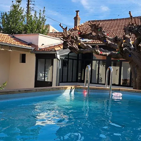 Casa de Férias Maison De Avec Piscine *