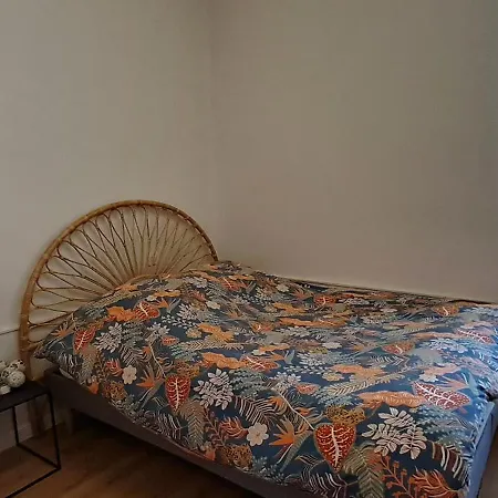 Casa de Férias Maison De Avec Piscine Nîmes