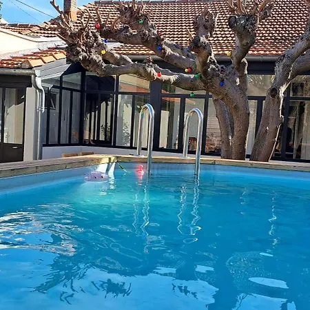 Casa de Férias Maison De Avec Piscine